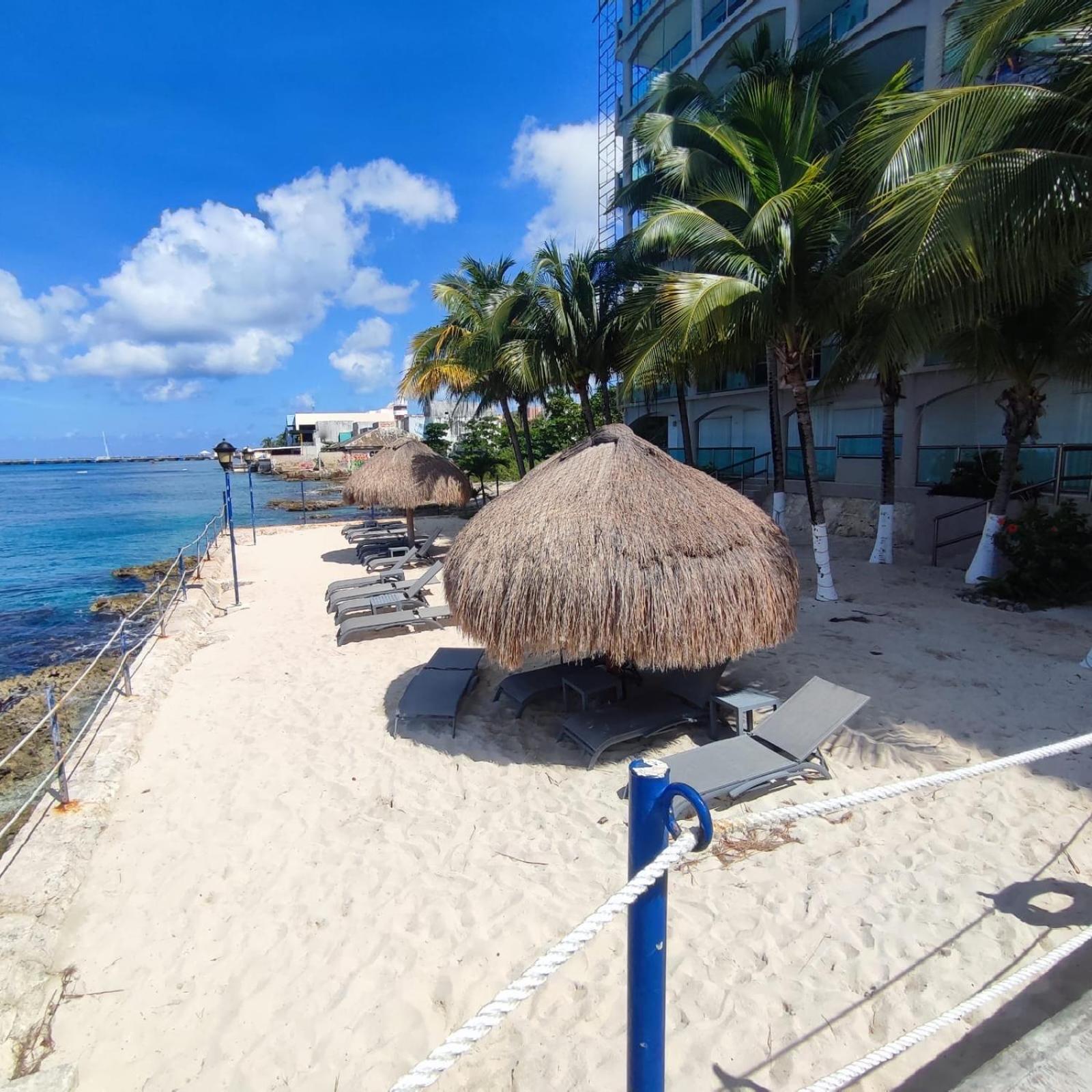 The Queen Of Cozumel - Urban Empire En-Suite City View - For Couples In Mind Екстериор снимка